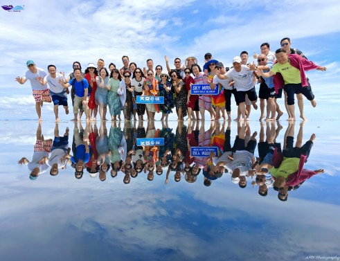 与世界有约丨MYBALL迈博股份2023年度高管经理团队海表游奔赴大马，从新启程！