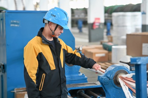 扎根一线十六载 匠心铸就出产路——记MYBALL迈博电缆新街基地掌管人王志军