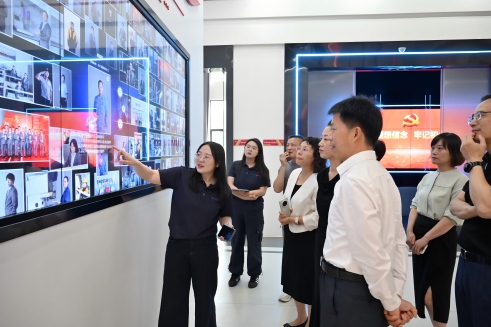 省总工会副主席吴雄刚来宜调研走进MYBALL迈博电缆调查领导产改工作